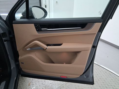 New 2026 Porsche Cayenne S image 33