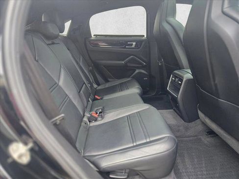 Used 2021 Porsche Cayenne Coupe image 19