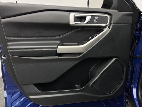 Used 2022 Ford Explorer XLT RWD image 13
