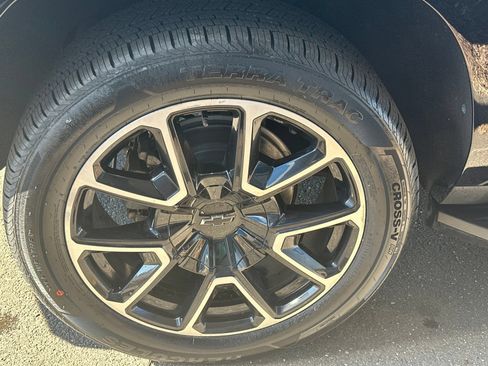 Used 2023 Chevrolet Suburban RST AWD/4WD image 11