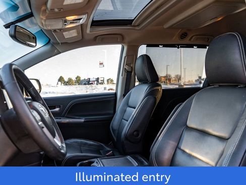 Used 2016 Toyota Sienna SE Premium image 21