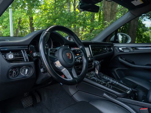 Used 2019 Porsche Macan AWD/4WD image 4