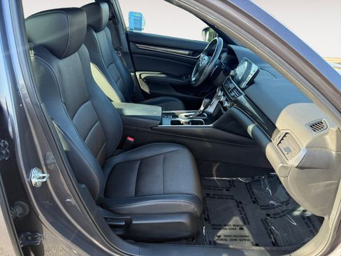 Used 2018 Honda Accord Sport image 19