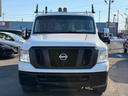 Used 2020 Nissan NV 3500 S image 2
