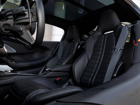 Used 2025 McLaren GTS RWD image 30