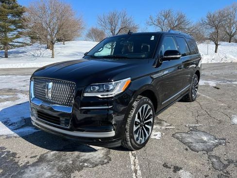 Used 2024 Lincoln Navigator Reserve image 5