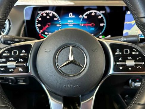 Used 2023 Mercedes-Benz EQB 300 4MATIC image 29