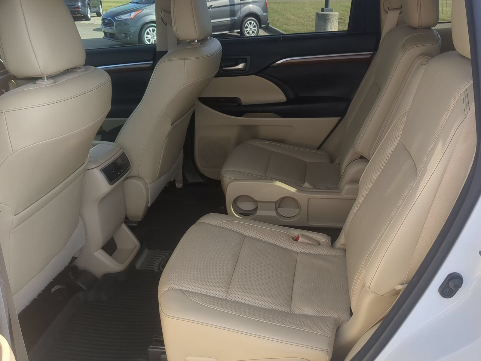 Used 2017 Toyota Highlander Limited AWD/4WD image 29