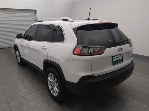 Used 2019 Jeep Cherokee Latitude w/ Cold Weather Group FWD image 5