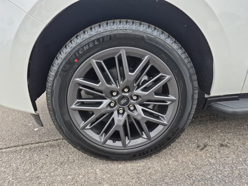 New 2026 Ford Expedition Platinum w/ Stealth Appearance Package image 8