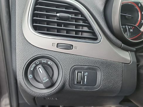 Used 2015 Dodge Journey Crossroad w/ Flexible Seating Group image 18