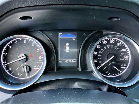 Used 2019 Toyota Camry SE FWD image 24