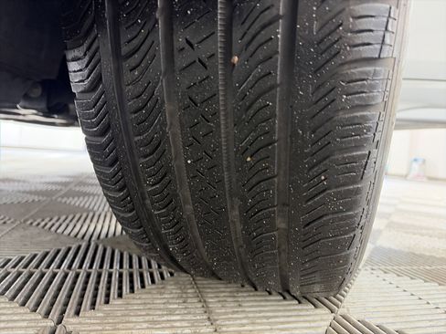 Certified 2025 Audi Q3 2.0T Premium image 12