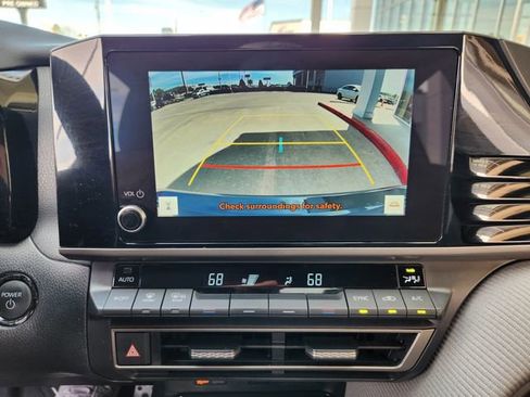 Used 2025 Toyota Camry SE w/ Convenience Package FWD image 17