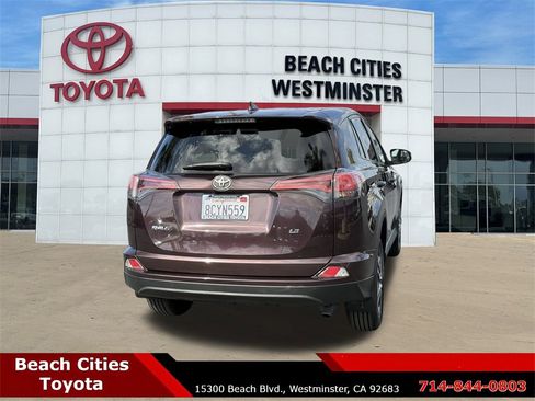 Used 2018 Toyota RAV4 LE image 11