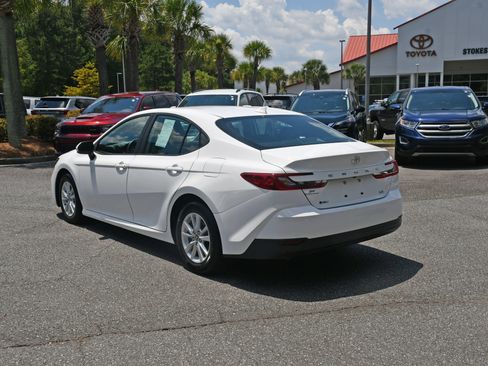 Used 2025 Toyota Camry LE FWD image 3
