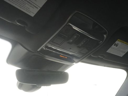 New 2025 Land Rover Range Rover Sport SE image 16