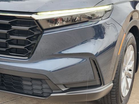 Used 2025 Honda CR-V EX image 9