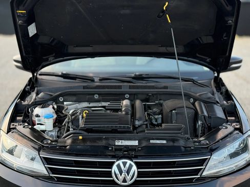 Used 2017 Volkswagen Jetta SE FWD image 30