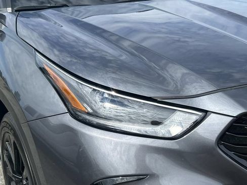 Used 2023 Toyota Highlander XSE FWD image 9