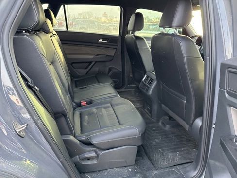 Used 2021 Volkswagen Atlas Cross Sport SE image 11