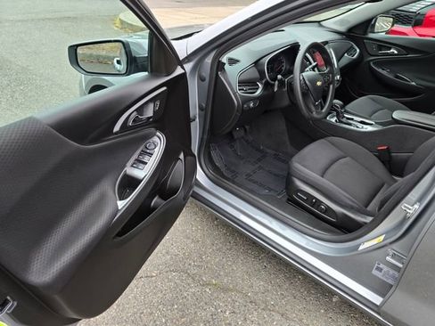 Used 2023 Chevrolet Malibu LT FWD image 17