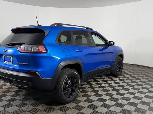 Used 2019 Jeep Cherokee Trailhawk AWD/4WD image 9