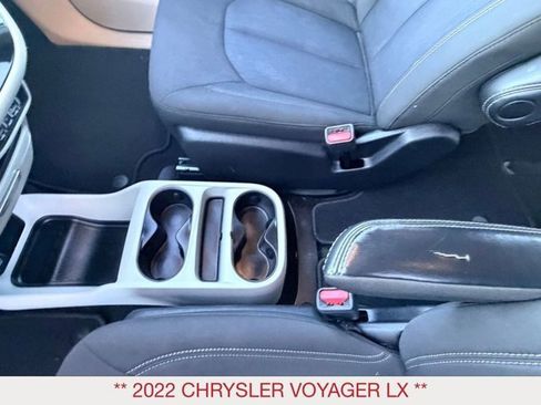 Certified 2022 Chrysler Voyager LX image 15