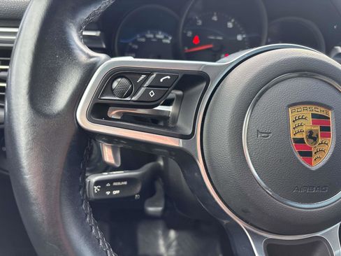 Used 2021 Porsche Macan w/ Driver Memory Package image 18