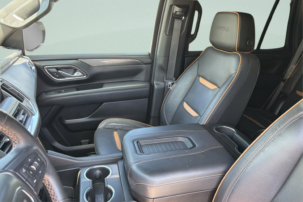 Used 2023 GMC Yukon AT4 w/ AT4 Premium Package AWD/4WD image 22
