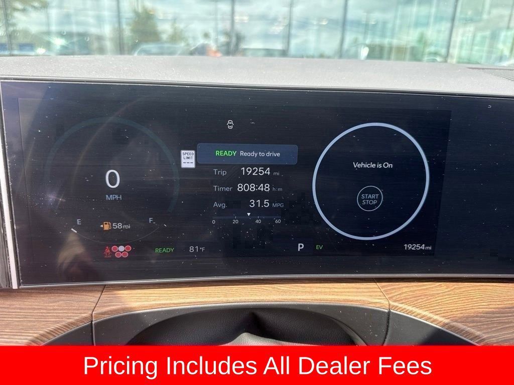 Used 2024 Hyundai Santa Fe Limited AWD/4WD image 6