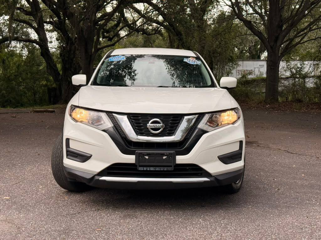 Used 2017 Nissan Rogue S AWD/4WD image 2