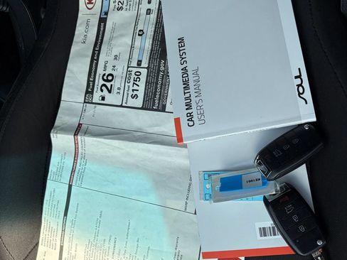 Used 2016 Kia Soul FWD image 23