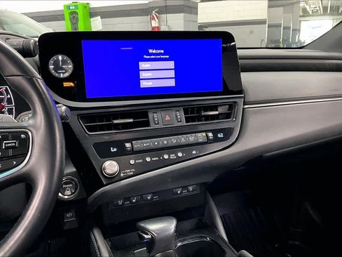 Used 2025 Lexus ES 300h w/ Premium Package image 7