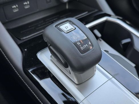 New 2025 Mitsubishi Outlander SE image 14