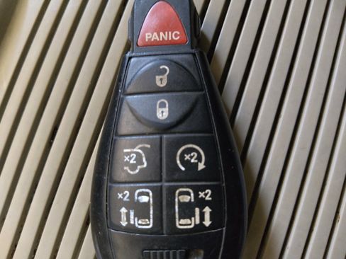 Used 2019 Dodge Grand Caravan SXT FWD image 32
