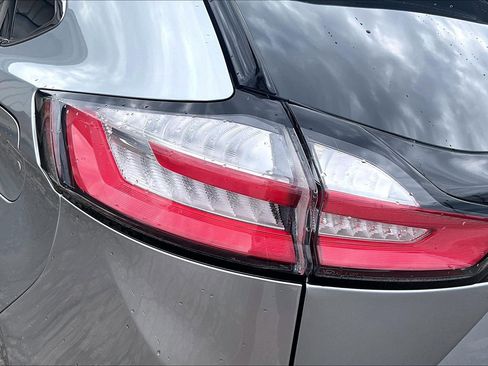 Used 2024 Ford Edge SEL w/ Convenience Package image 28