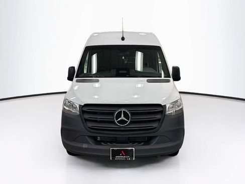 Used 2025 Mercedes-Benz Sprinter 2500 image 2