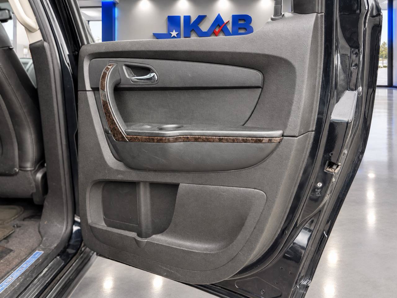 Used 2012 GMC Acadia Denali FWD image 23