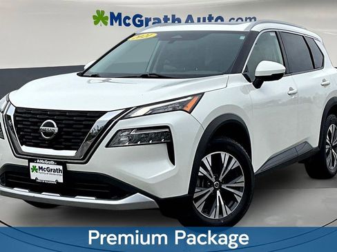 Used 2021 Nissan Rogue SV w/ Premium Package AWD/4WD image 3