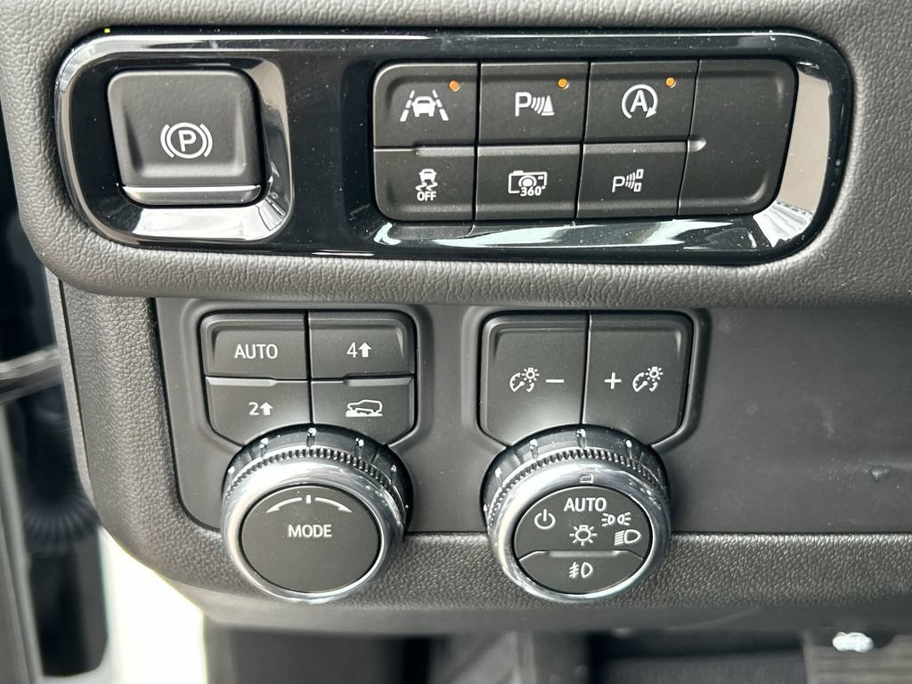 New 2026 GMC Yukon Denali AWD/4WD image 18