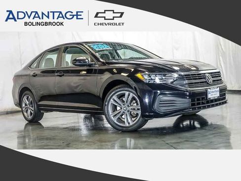 Used 2024 Volkswagen Jetta SE FWD image 1