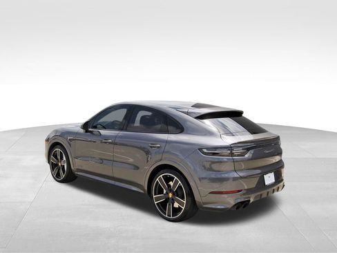 Used 2021 Porsche Cayenne GTS AWD/4WD image 3