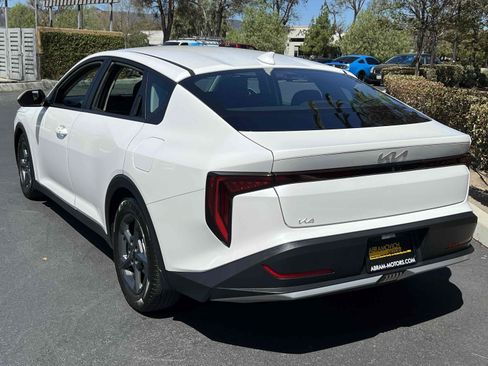 Used 2025 Kia K4 FWD image 21