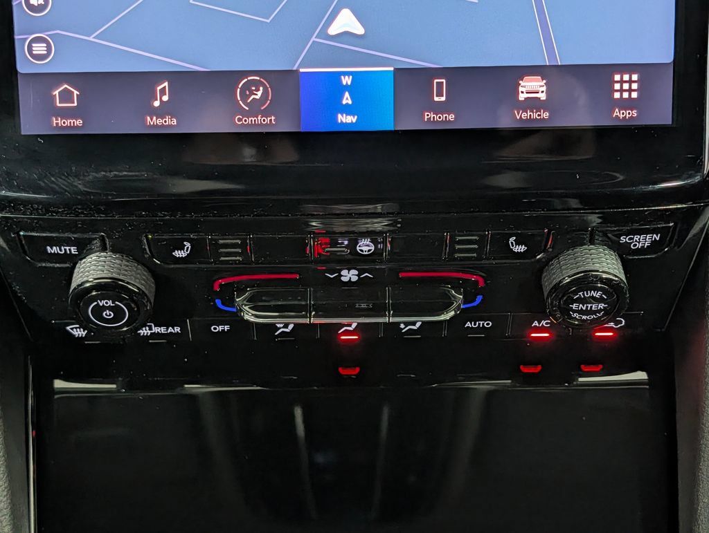 Used 2022 Jeep Grand Cherokee Limited RWD image 16