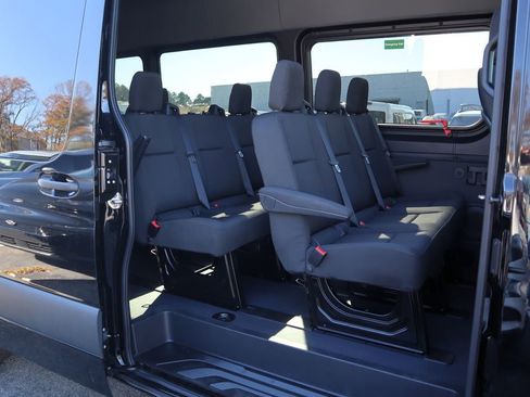 Used 2025 Mercedes-Benz Sprinter 2500 image 12