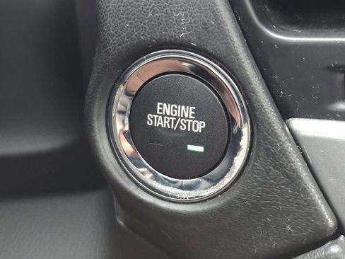 Used 2019 Chevrolet Suburban LT RWD image 27