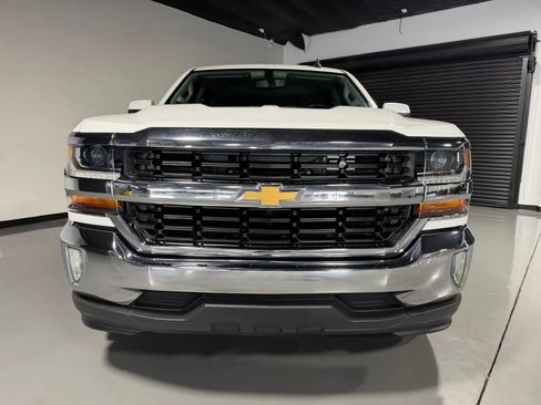 Used 2018 Chevrolet Silverado 1500 LT w/ All Star Edition RWD image 2