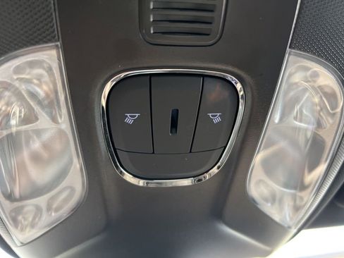 Used 2025 Jeep Compass Trailhawk AWD/4WD image 38