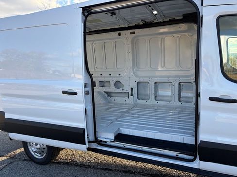 New 2026 Ford Transit 250 148 Medium Roof Extended AWD image 23